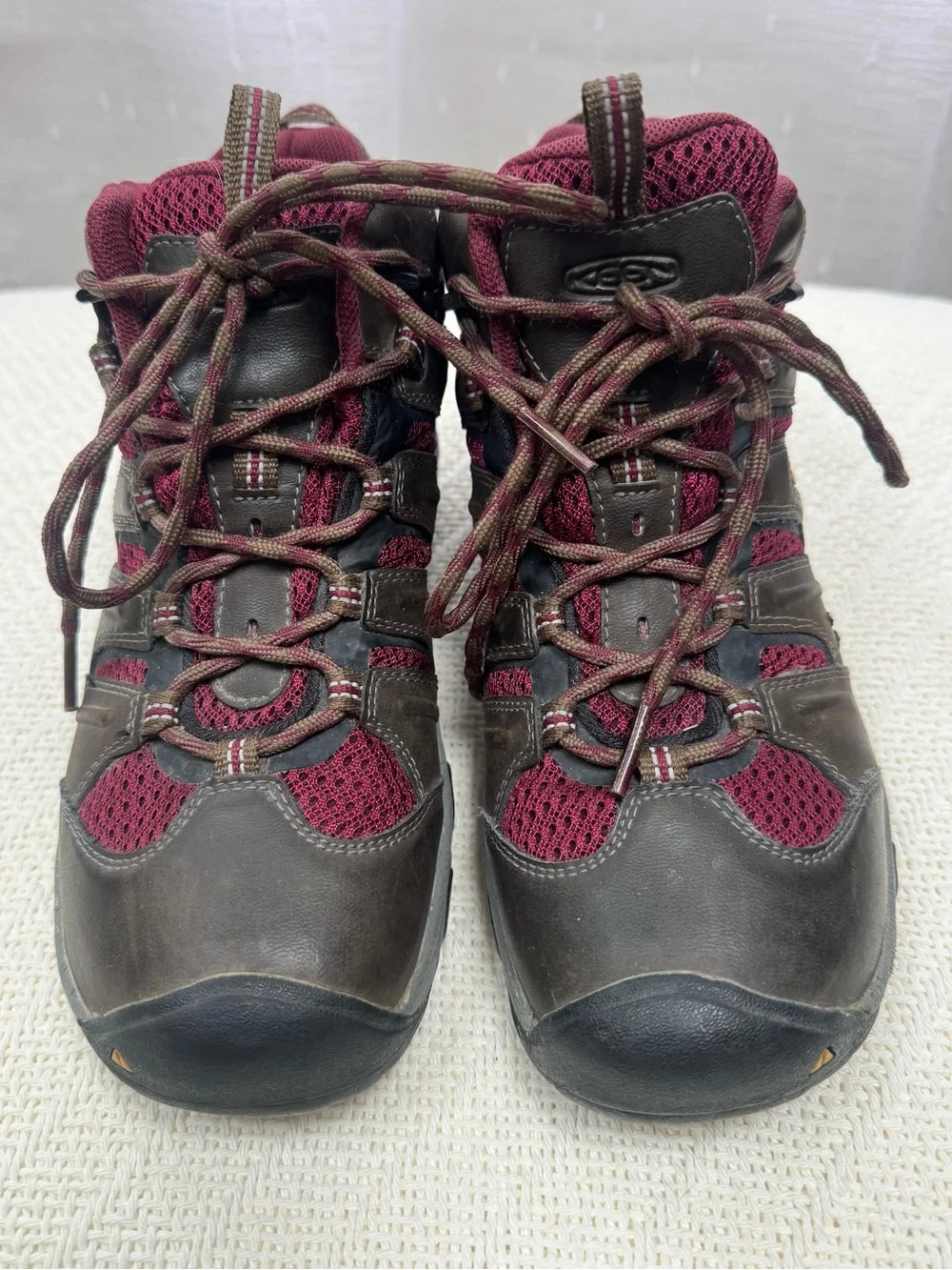 KEEN Women's Sz 7 Burgundy and Brown Hiking Shoes